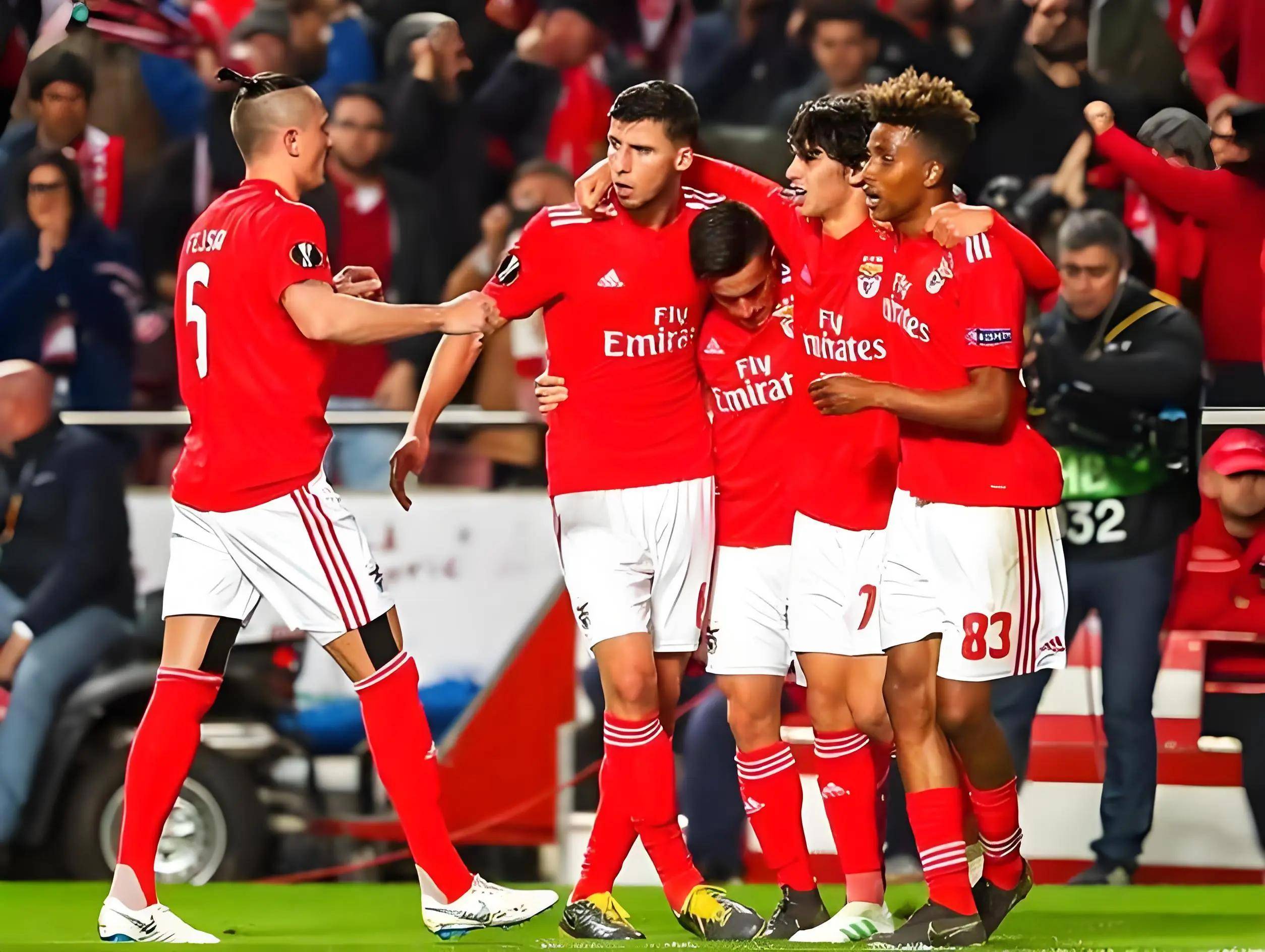 关于刚刚！转会期本菲卡备战法国杯国际比赛日巴塞罗那调整名单以备足总杯，拜仁慕尼黑关键时刻迎来里程碑的信息